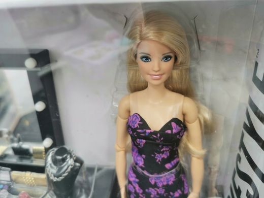 Barbie HBX98 - Набор для студии моды с куклой Барби 22