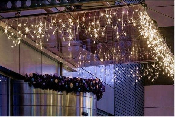 Новогодняя гирлянда бахрома 5,5 м 100 LED (Теплый белый с холодной белой вспышкой)