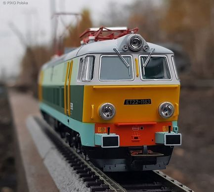 Електричний вантажний локомотив ET22-1183 "Бик"