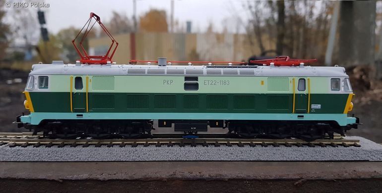 Електричний вантажний локомотив ET22-1183 "Бик"