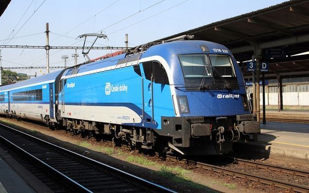 Piko 57179, Taurus Railjet с 3 пассажирскими вагонами, CD, масштаб H0